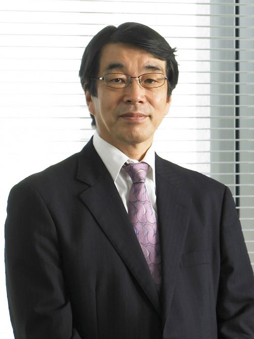 山本謙三